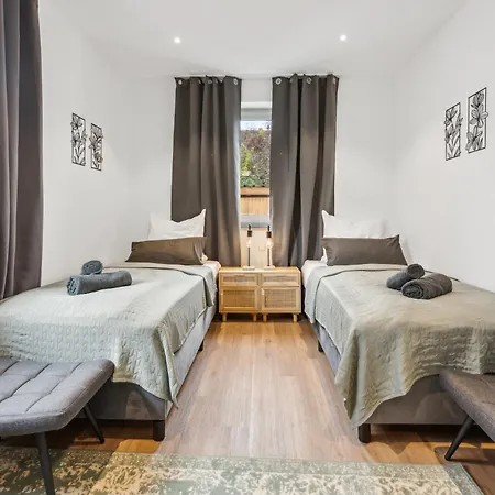Grosszuegiges - - In Sw Apartment *