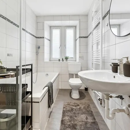 Grosszuegiges - - In Sw Daire *